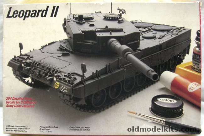 Testors 1/35 Leopard II, 820 plastic model kit